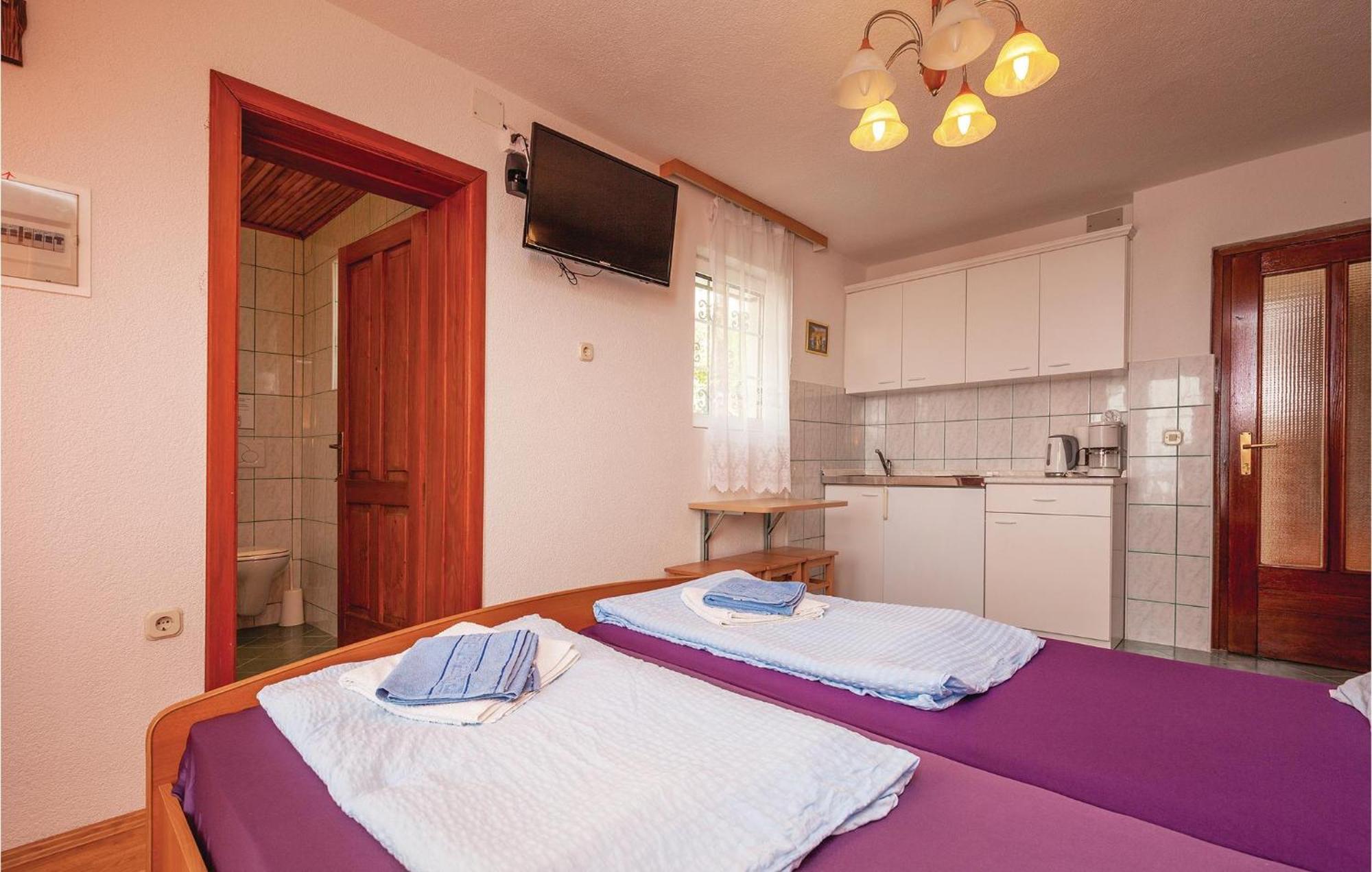 Nice Apartment In Crikvenica With Kitchen Exterior photo
